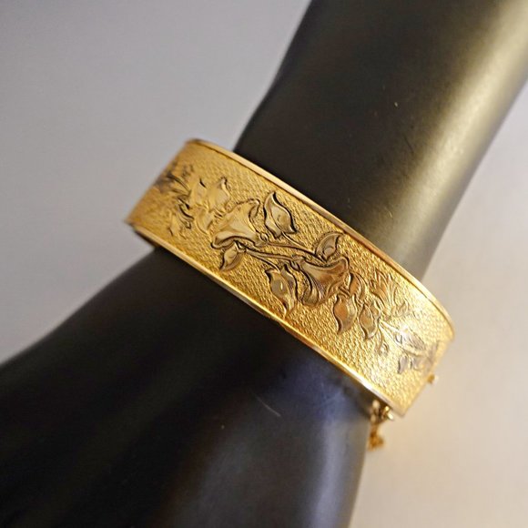 Wide Antique Gold Filled Hinged Bangle Bracelet - Picture 2 of 3